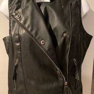 Biker Vest Black Zipper, Snaps and Pockets SZ S-M